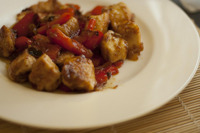 Pollo ai peperoni: la ricetta sfiziosa de La Prova del Cuoco