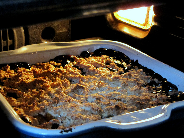 Come preparare il crumble di pere e cioccolato fondente