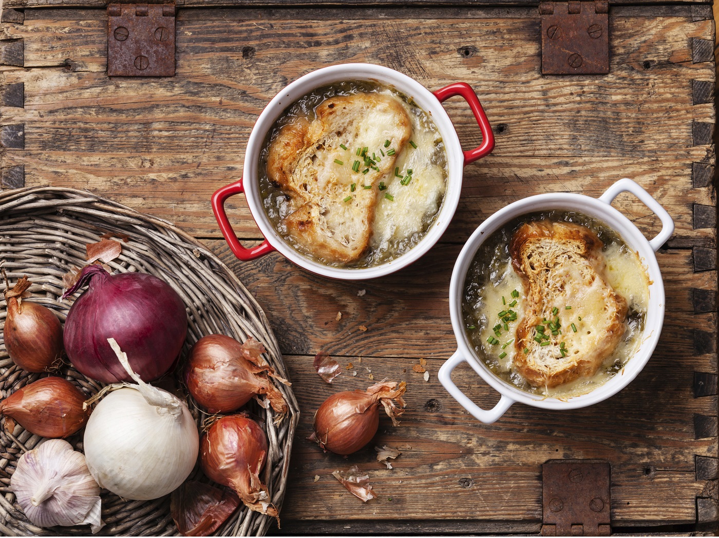 La zuppa di cipolle secondo la ricetta tradizionale francese