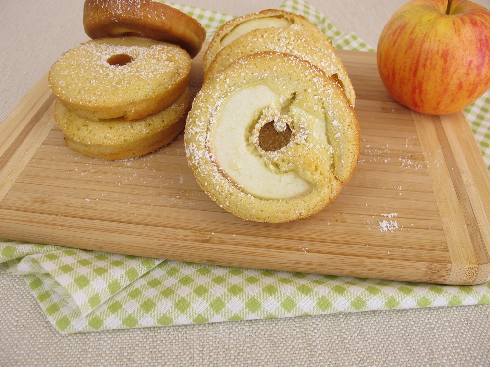 La ricetta delle frittelle di mele da preparare a colazione