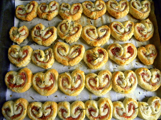 Le girelle di pasta sfoglia salate con la ricetta facile