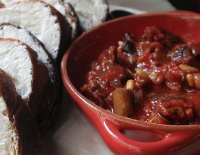 Melanzane in padella con il pomodoro: la ricetta sfiziosa