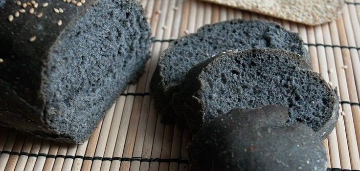 Il pane al carbone vegetale con la ricetta facile