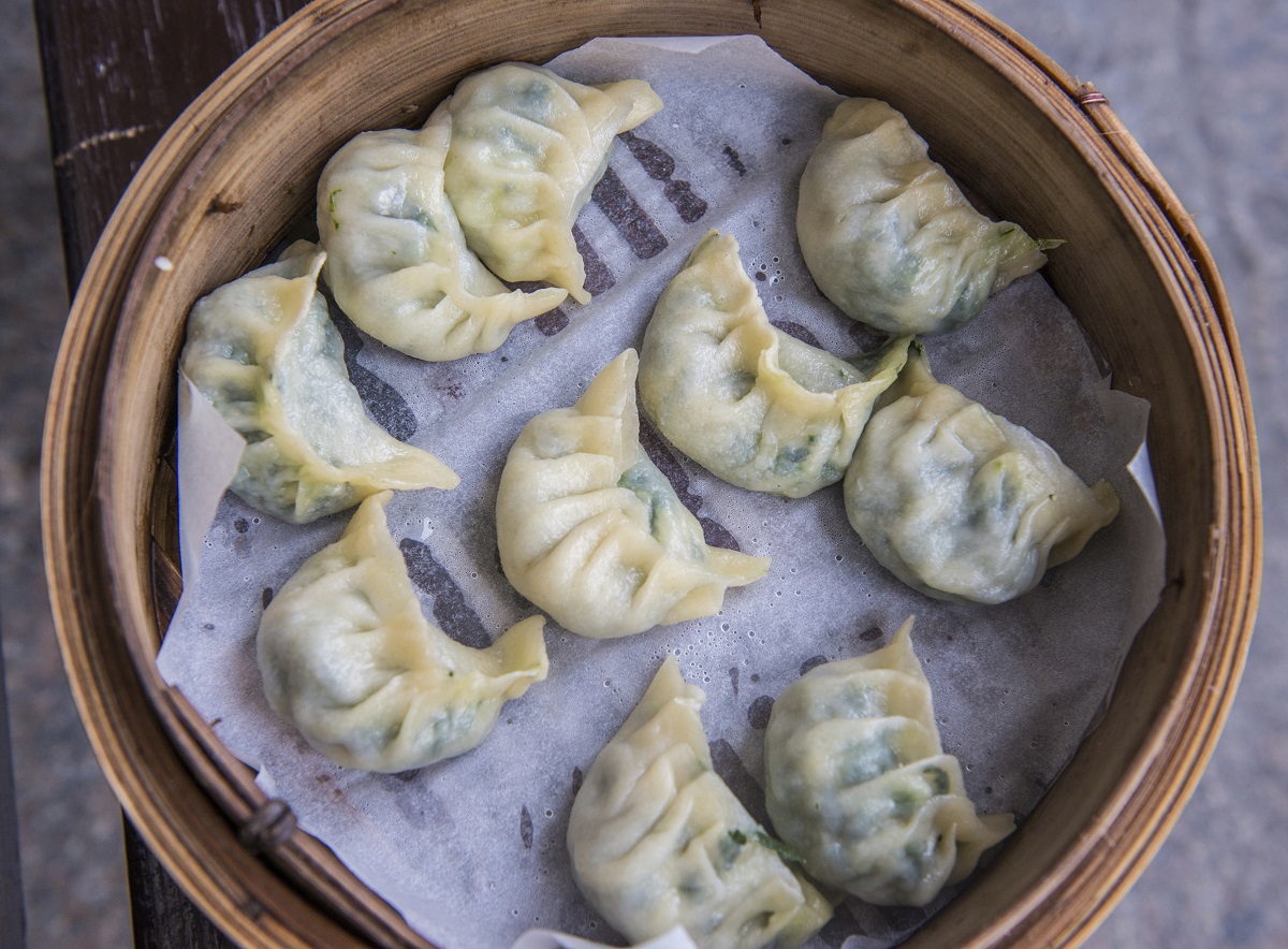 I ravioli cinesi con i gamberi nella ricetta da fare in casa