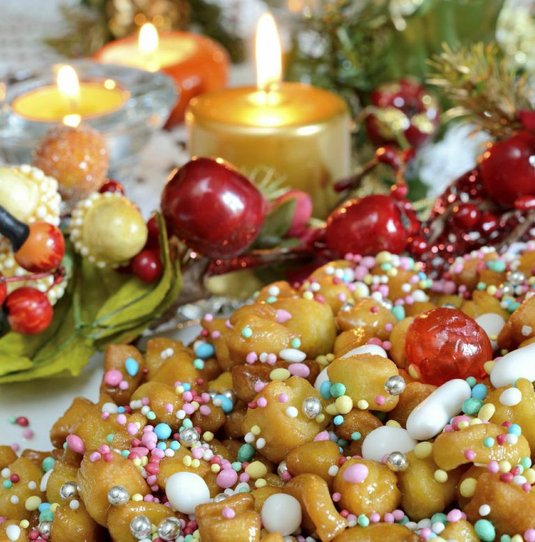 Come fare gli struffoli con la ricetta originale di Natale