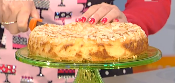 Torta alle mele e mandorle: la ricetta golosa di Anna Moroni