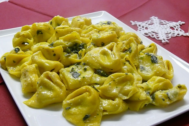 I tortelli di patate e speck per un pranzo sfizioso