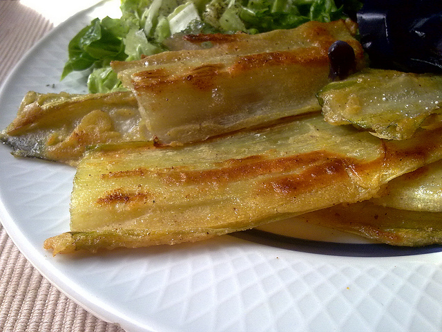 I cardi in pastella da preparare con la ricetta siciliana