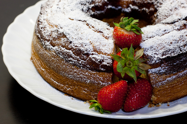 La ciambella al limone e panna con la ricetta facile