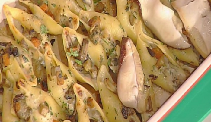 Conchiglioni con zucca e porcini: la ricetta di Anna Moroni