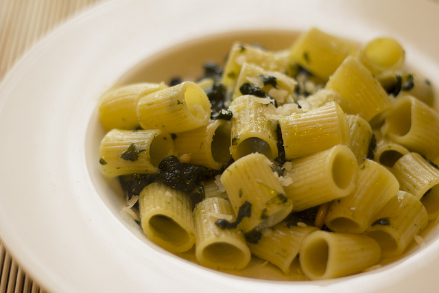 Come preparare la pasta con cicoria e ceci