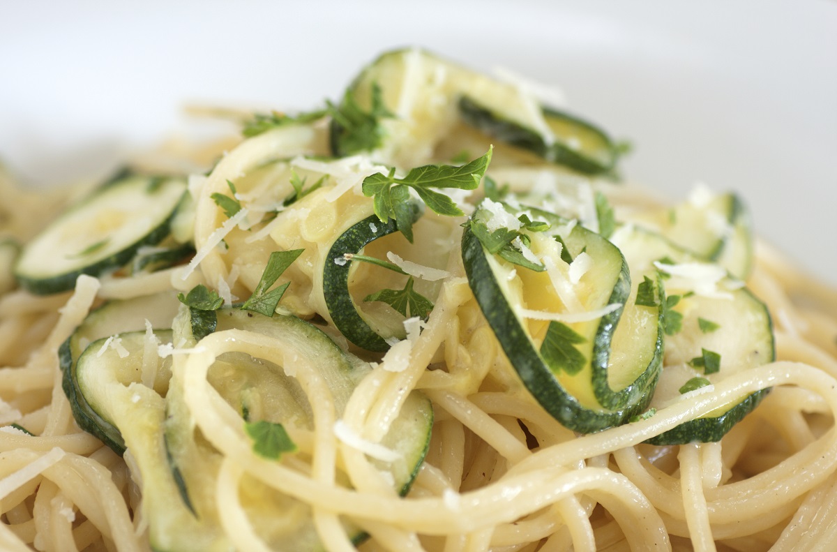 La pasta con ricotta, zucchine e zafferano: ecco la ricetta