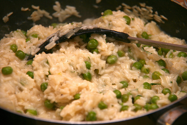 Risotto con cotechino e piselli