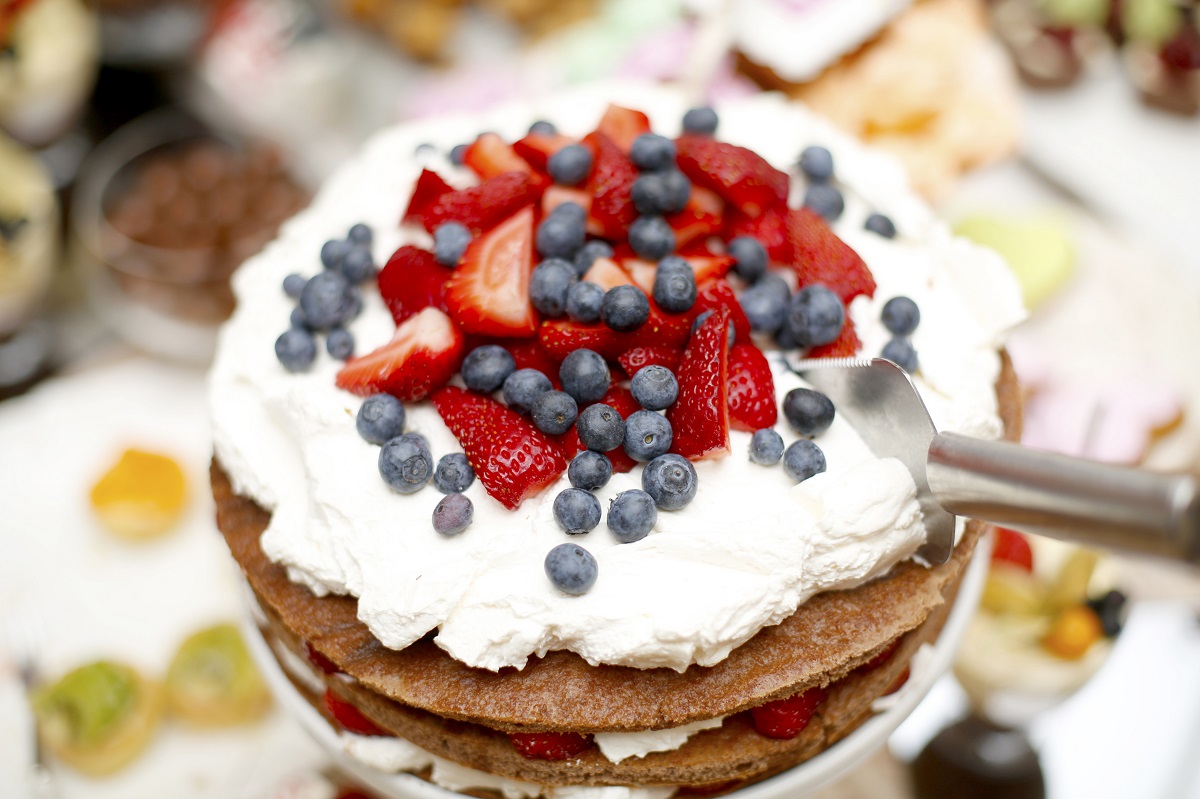 Come decorare una torta con panna montata: alcuni consigli utili