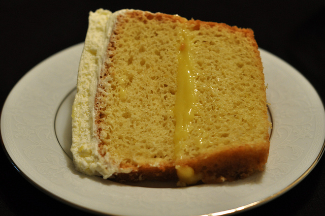 Come preparare la torta paradiso con crema al limone