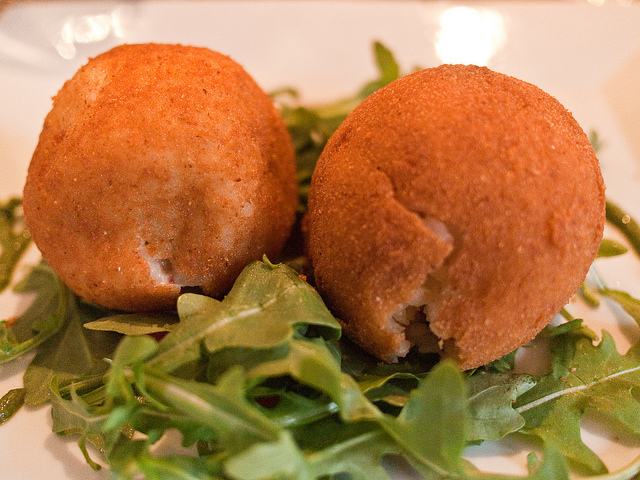 Gli arancini al pistacchio con la ricetta siciliana