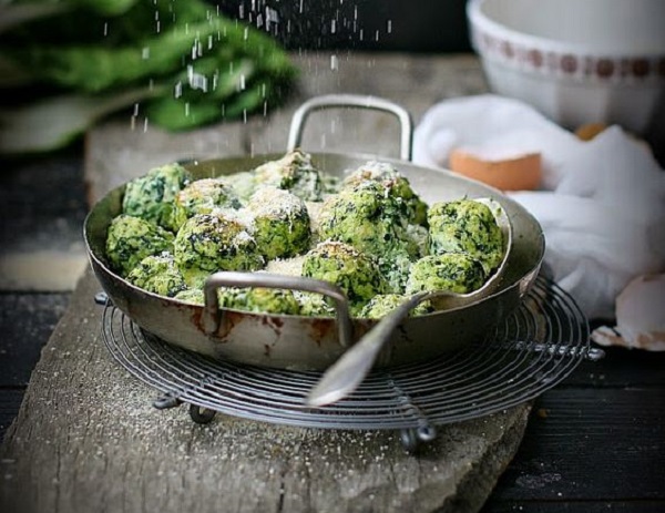 Le bietole in padella con formaggio da servire a cena