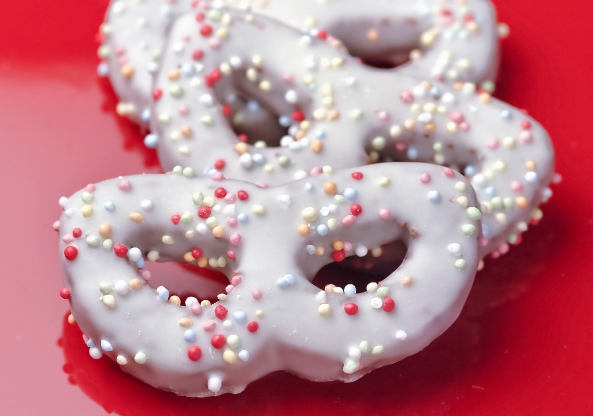 I biscotti di Carnevale: ecco la ricetta colorata