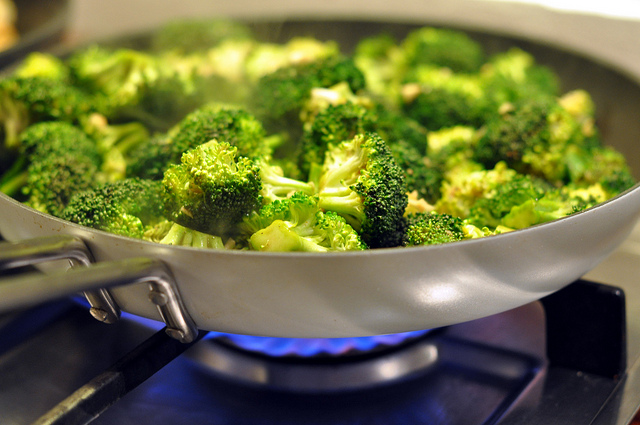 Risotto con vongole e broccoletti: la ricetta di Christian Bertol