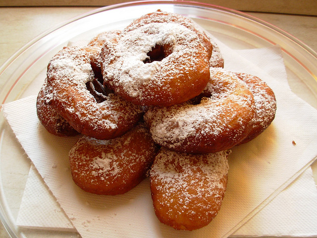 La ricetta dei guanti di carnevale da fare in casa