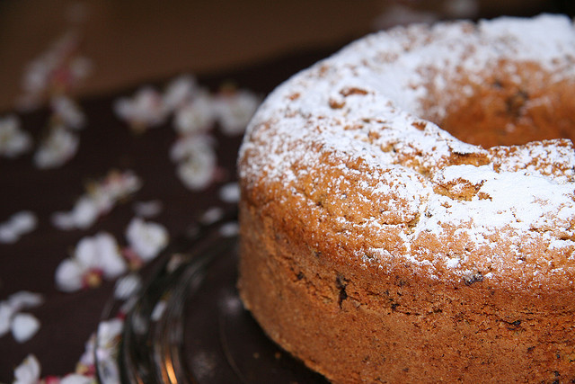 Torta alle albicocche e caramello: la ricetta di Luca Montersino