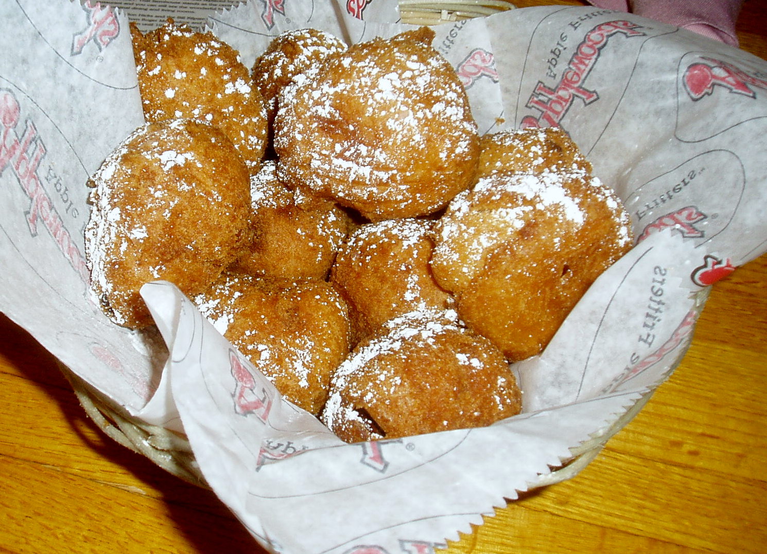 Le frittelle di pere con la ricetta di Anna Moroni