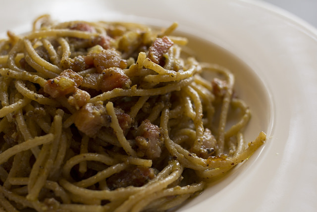 Gli spaghetti ai pistacchi e bottarga per un primo ricercato