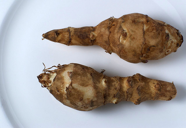 L&#8217;insalata di topinambur e mele da provare con la ricetta facile