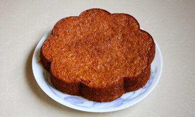 La torta di farro e carote per un dolce sano