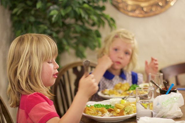 Il cibo fritto ai bambini fa male? Ecco come evitarlo