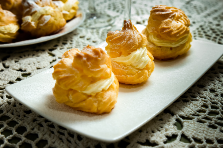 I bignè alla crema di limone con la ricetta golosa