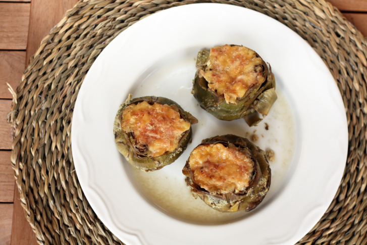 I carciofi ripieni al forno alla pugliese con la ricetta della tradizione