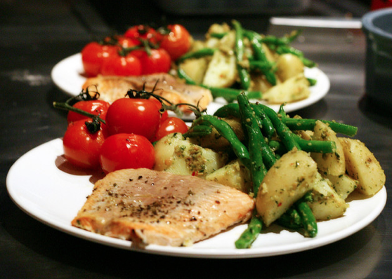 Il filetto di platessa al forno con patate, ecco la ricetta