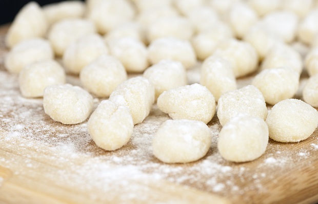 Come fare gli gnocchi con i carciofi con la ricetta casalinga