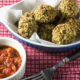 Le polpette ai broccoli e carote con la ricetta vegetariana