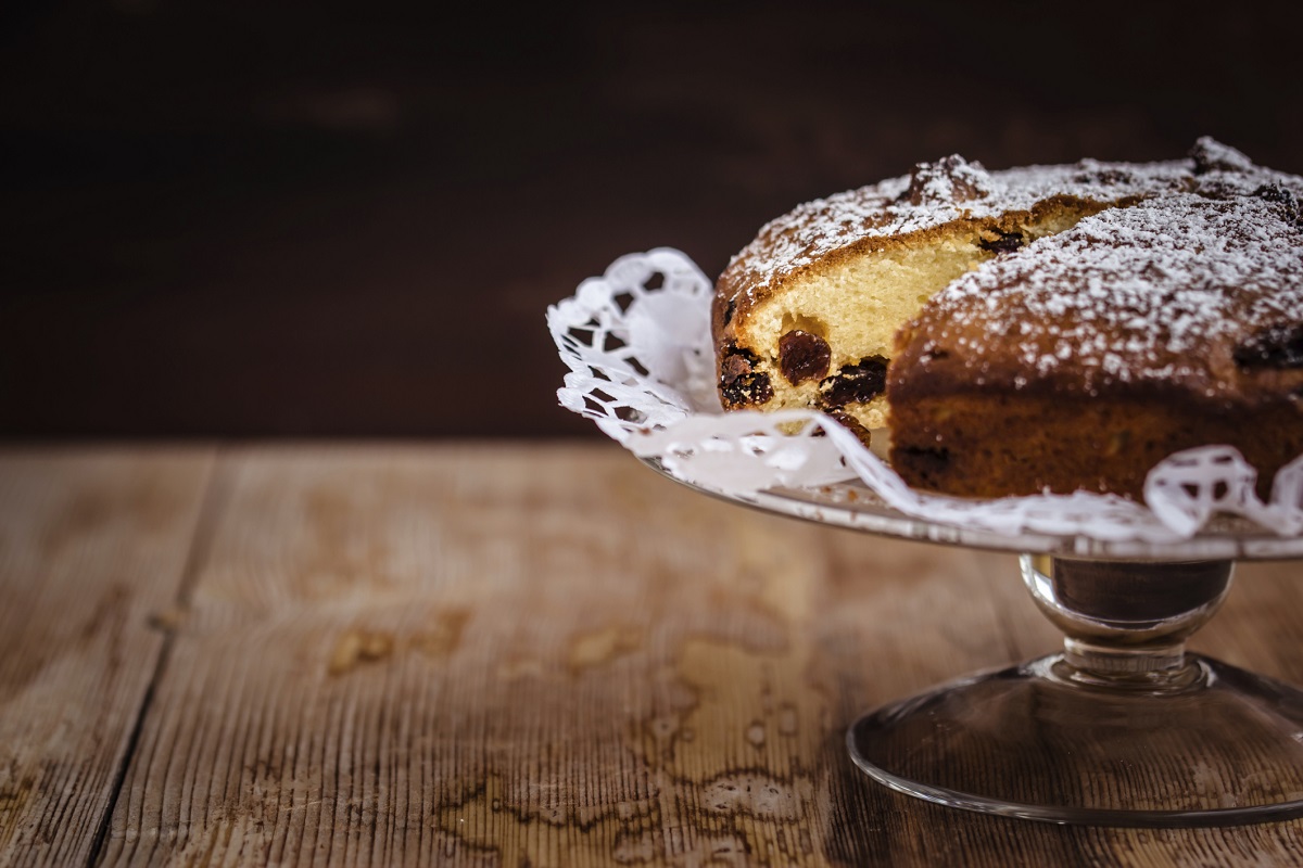 La torta di banane e mele per la merenda dei bimbi