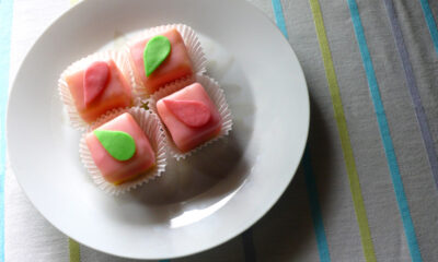 Petit four