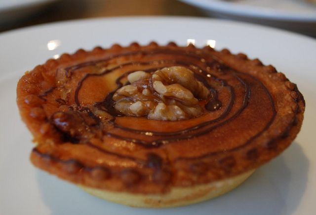 La torta al caffè e noci con la ricetta di Anna Moroni