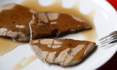 I pancake al cioccolato con la ricetta senza uova
