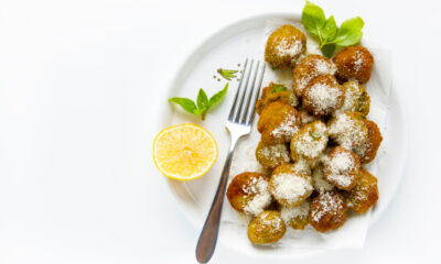 Le polpette di patate e piselli con la ricetta vegan