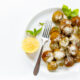 Le polpette di patate e piselli con la ricetta vegan