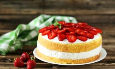 Torta di fragole e pan di Spagna