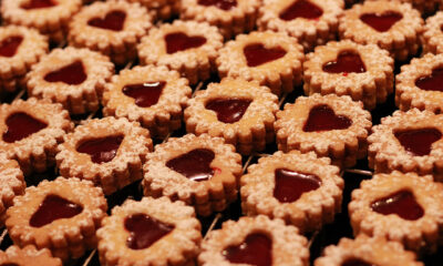 Biscotti con marmellata di albicocche