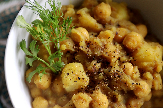 Il curry di ceci e patate con la ricetta sfiziosa