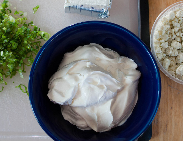 Come preparare il dip al formaggio per verdure in poche mosse