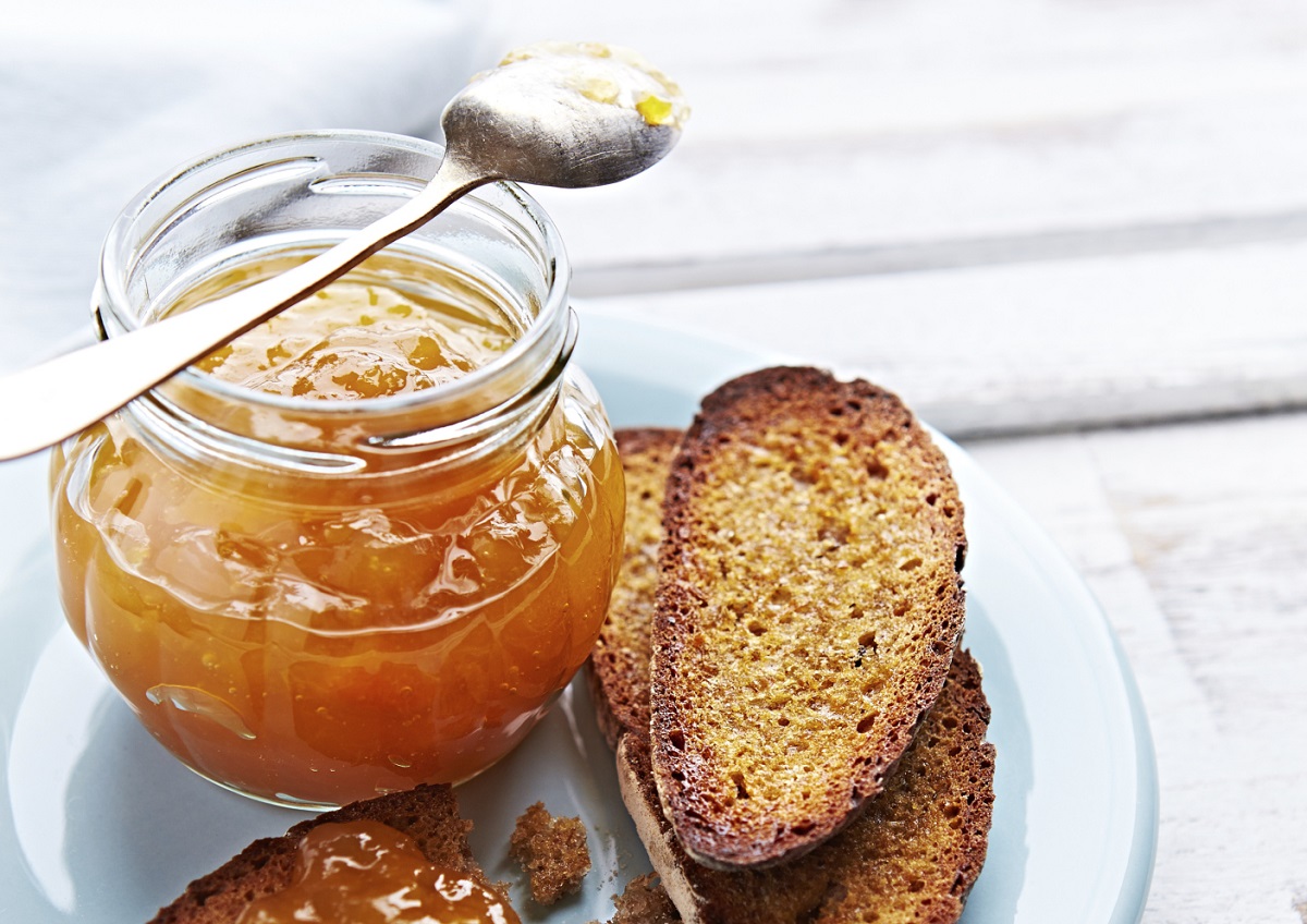 La marmellata di pesche da fare in casa, ecco la ricetta