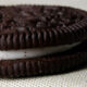 Come fare gli oreo ricoperti di cioccolato per uno snack goloso