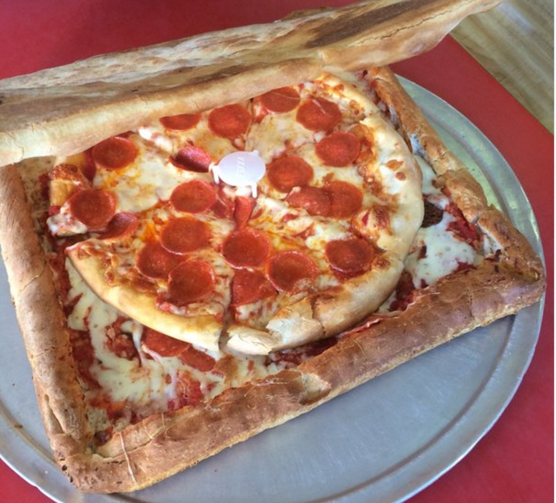 La pizzeria Vinnie&#8217;s di New York inventa la pizza nella scatola fatta di pizza
