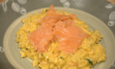 Come preparare il risotto al salmone affumicato con la ricetta senza panna