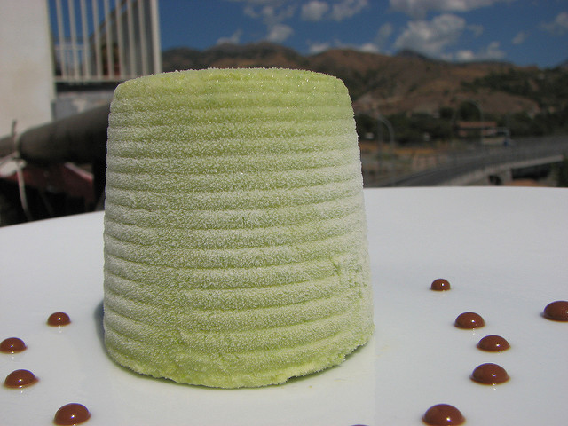 Il semifreddo al pistacchio e cioccolato bianco per il dessert di fine pasto